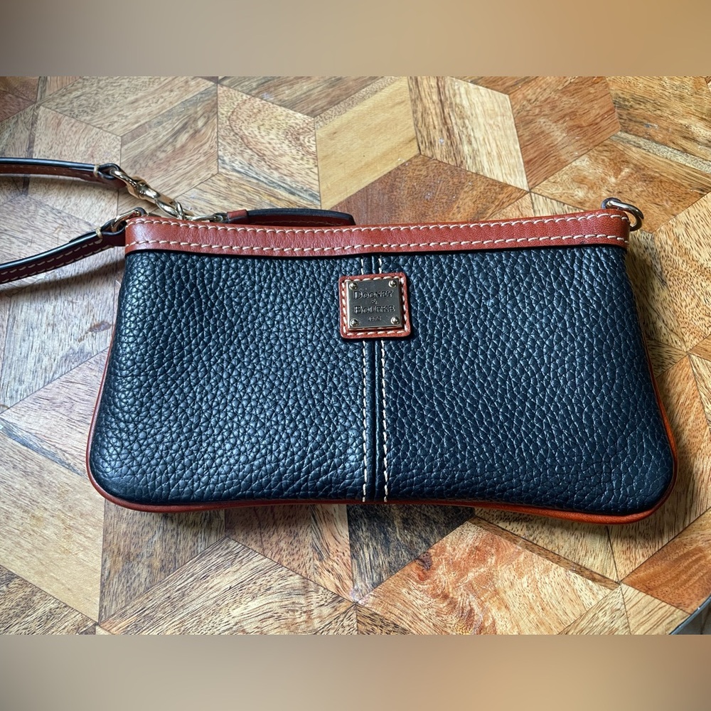 Dooney & Bourke Black Pebbled Leather Wristlet Brown Trim EUC